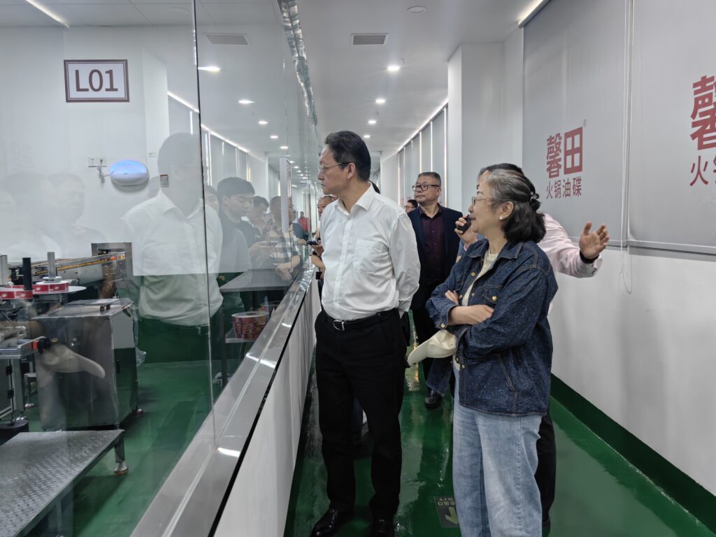 李晋参观