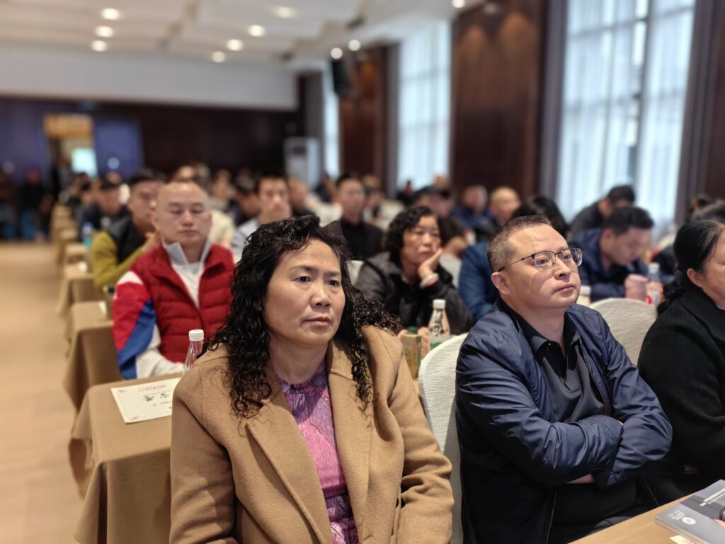 重庆老字号协会召开第三届第二次会员代表大会 31 春山居会场