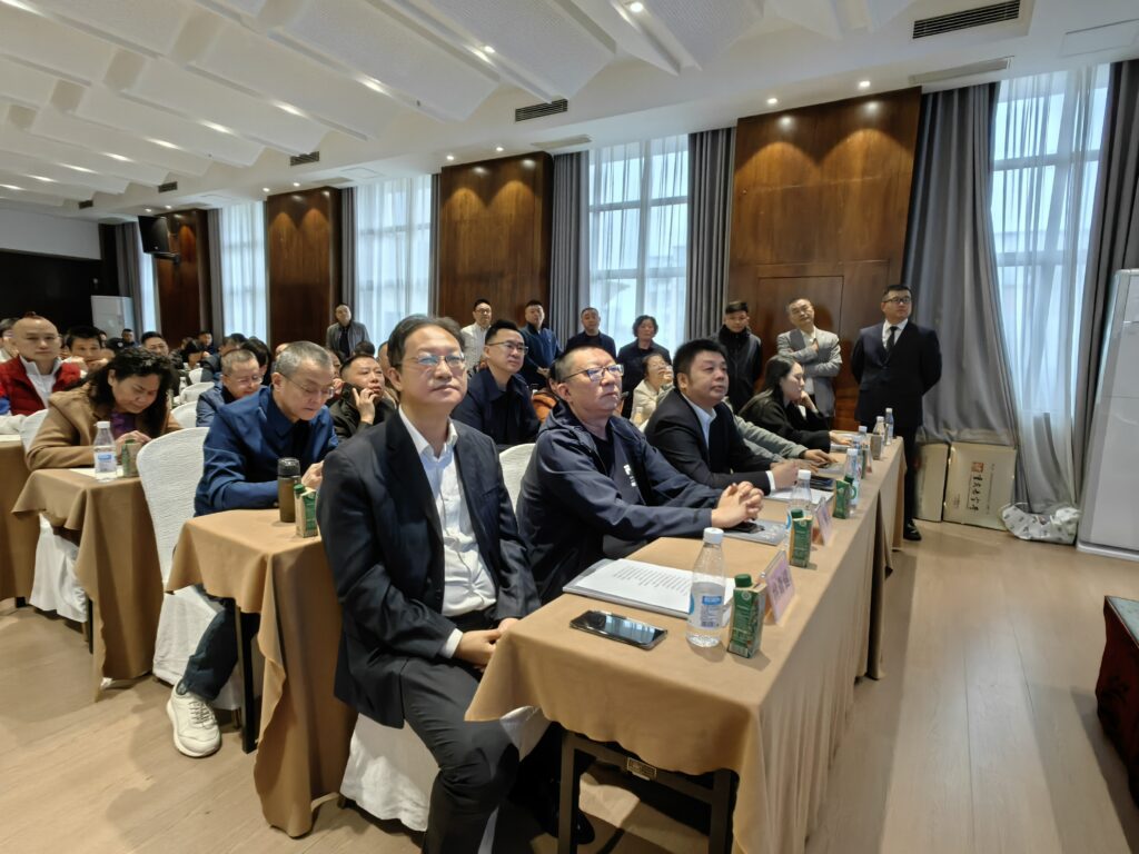 重庆老字号协会召开第三届第二次会员代表大会 51 石成林