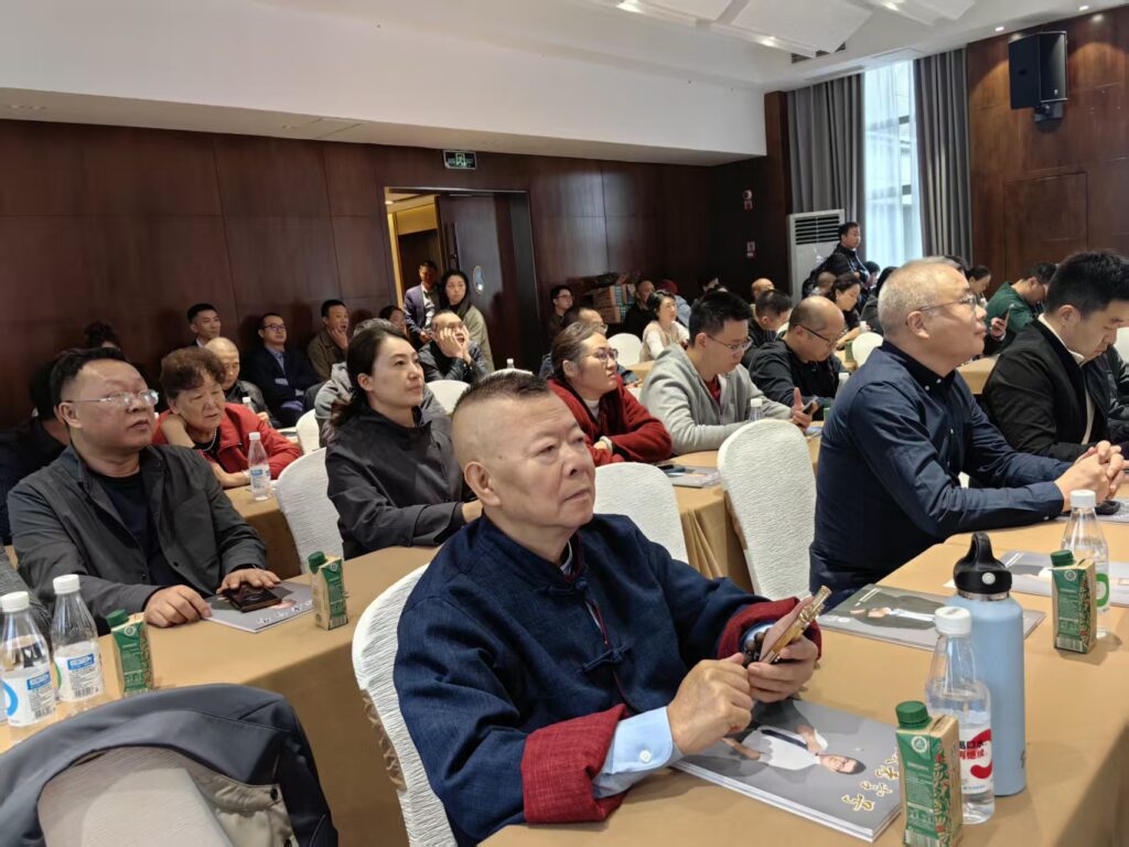 重庆老字号协会召开第三届第二次会员代表大会 48 舒家华